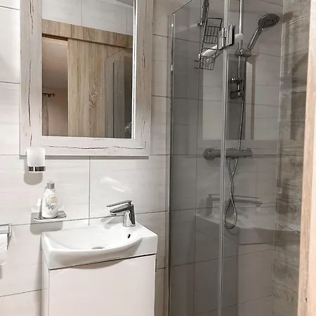 Apartman Nowoczesne Z Ogrodem I Parkingiem